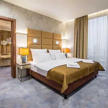 Hotel Diament Plaza 4*