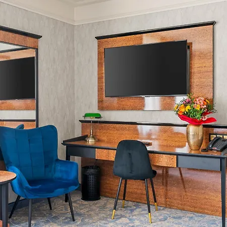 Hotel Diament Plaza 4*