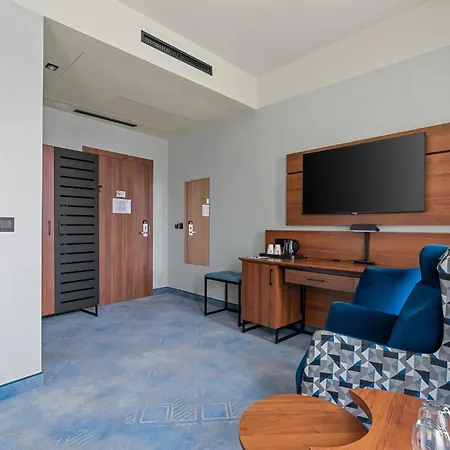 Diament Plaza 4*