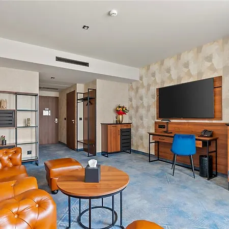 Hotel Diament Plaza 4*