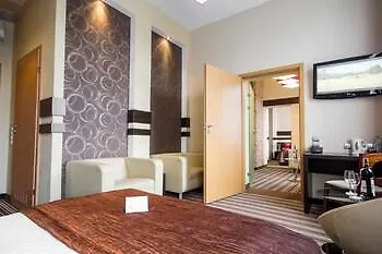 Diament Plaza 4*