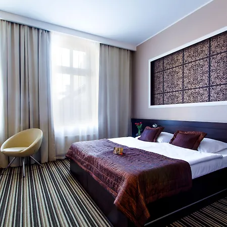 Hotell Diament Plaza