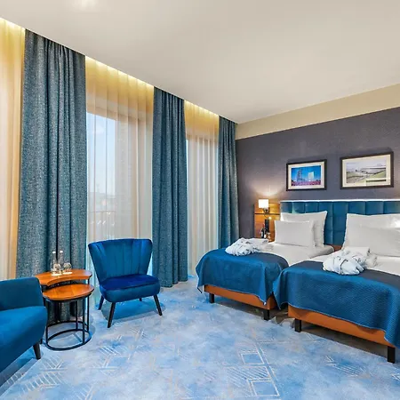 Hotell Diament Plaza