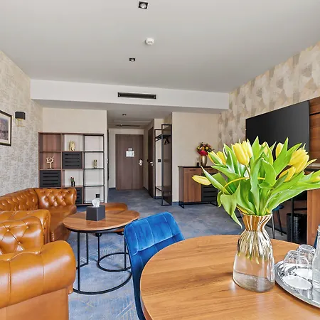 Diament Plaza 4*